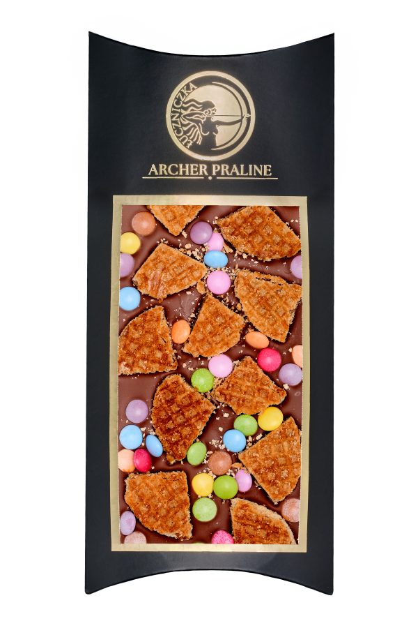 Czekolada mleczna z drażami, oraz waflami przekładanymi masą karmelową 100g